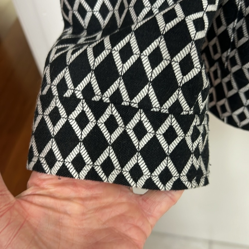 Chico’s Black & White Diamond print Jacket, Zipper closure, 4 front pockets - Picture 7 of 10